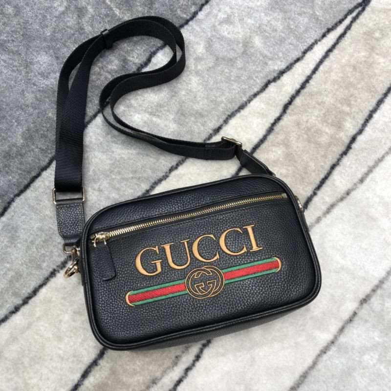 túi đeo chéo nam nữ dáng vuông kéo khóa in logo chữ Gucci GC