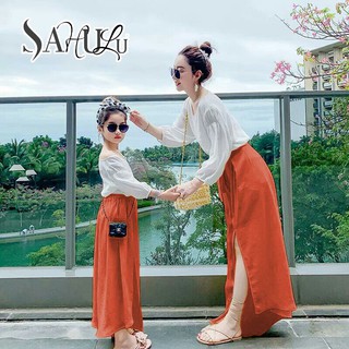 Set bộ Jumpsuit mẹ bé xẻ tà cam