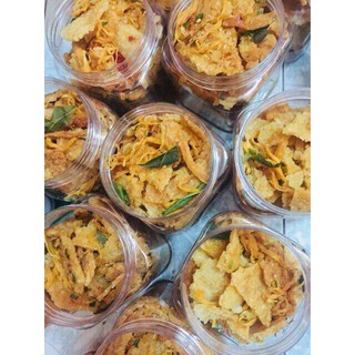 Cơm cháy lắc khô gà lá chanh