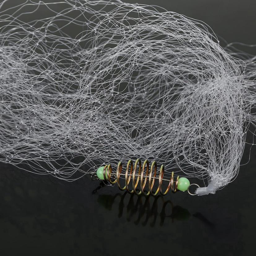 Lưới đánh cá có đính hạt phát sáng tiện lợi