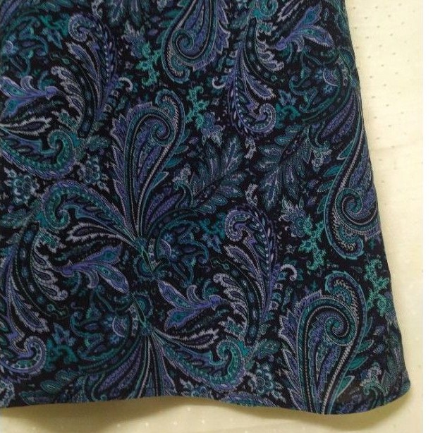 Chân váy họa tiết xanh eo 64 dài 62 | BigBuy360 - bigbuy360.vn