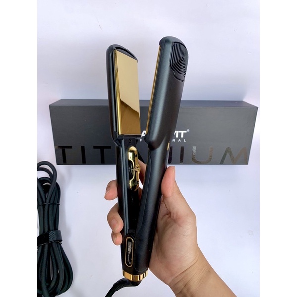 Máy Là Charmvit Titanum hàng cao cấp là êm mướt