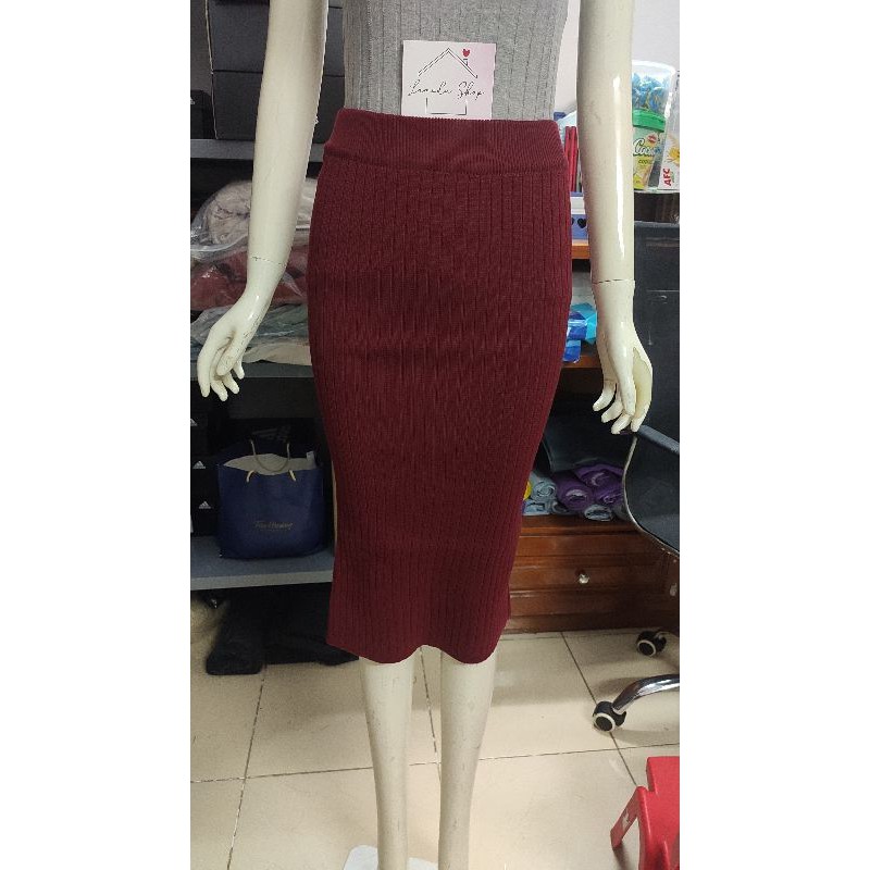 Chân Váy Len Dáng Suông Xẻ Tà Sau Vintage Sang Chảnh Ngọt Ngào Dễ Mix Đồ | BigBuy360 - bigbuy360.vn