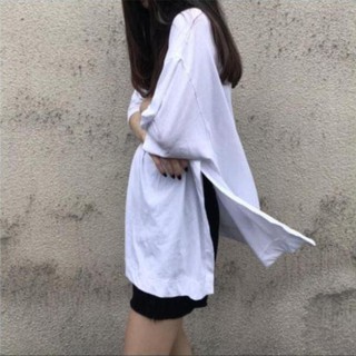 Áo phông xẻ tà chất tici