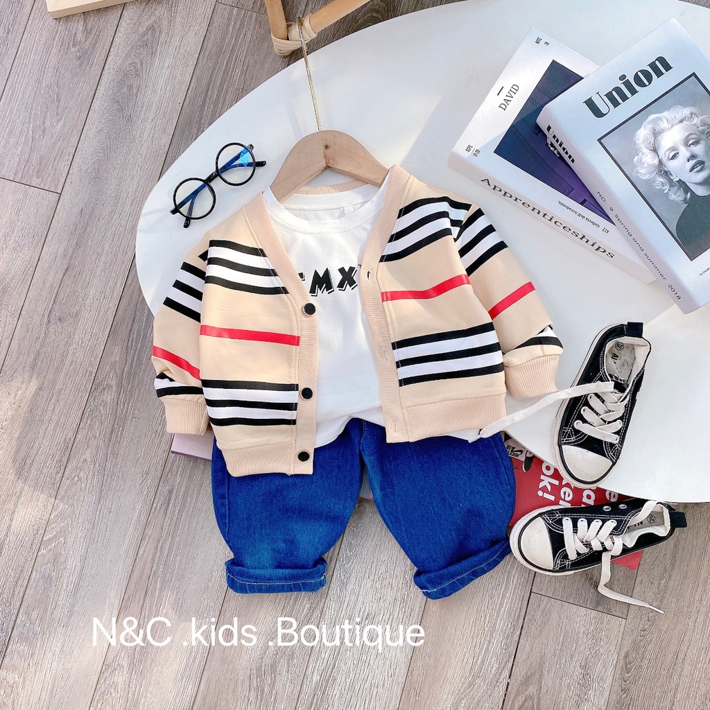 Siêu phẩm 3 món cho bé trai gồm áo khoác kẻ và áo trong quàn jean