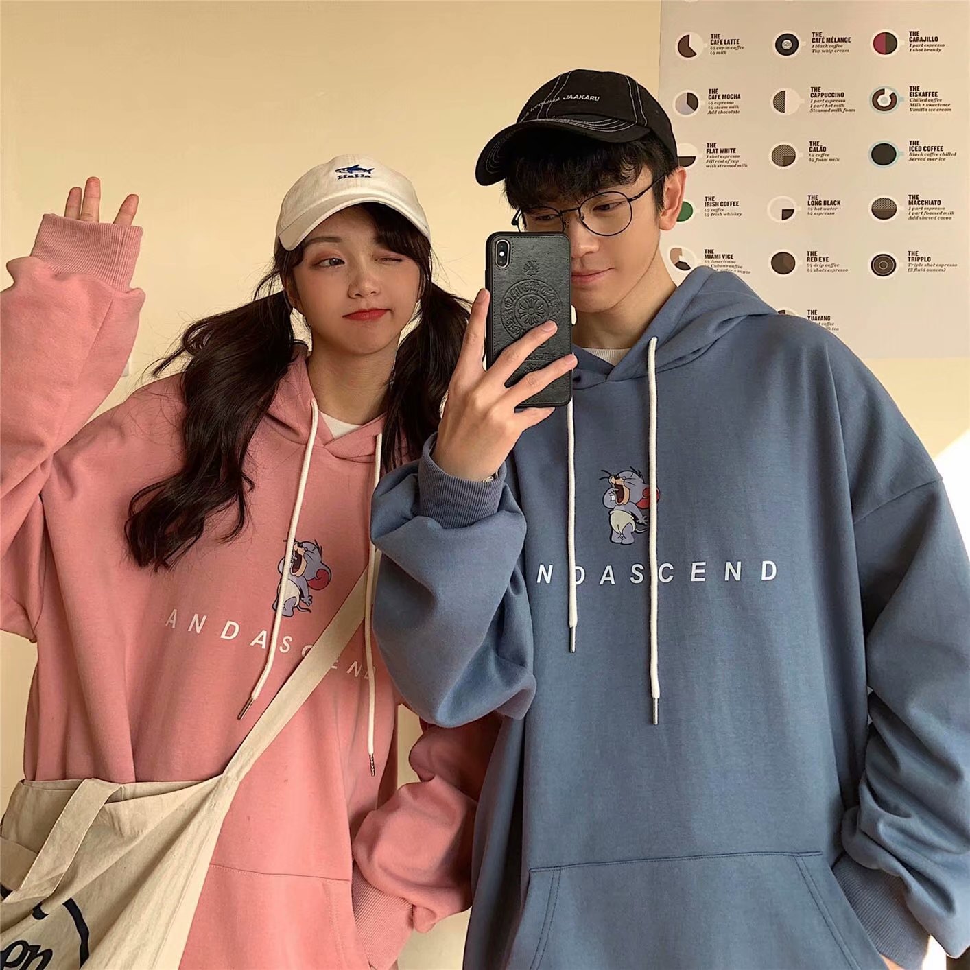  Áo Hoodie Dáng Rộng Thời Trang Năng Động Cho Cặp Đôi