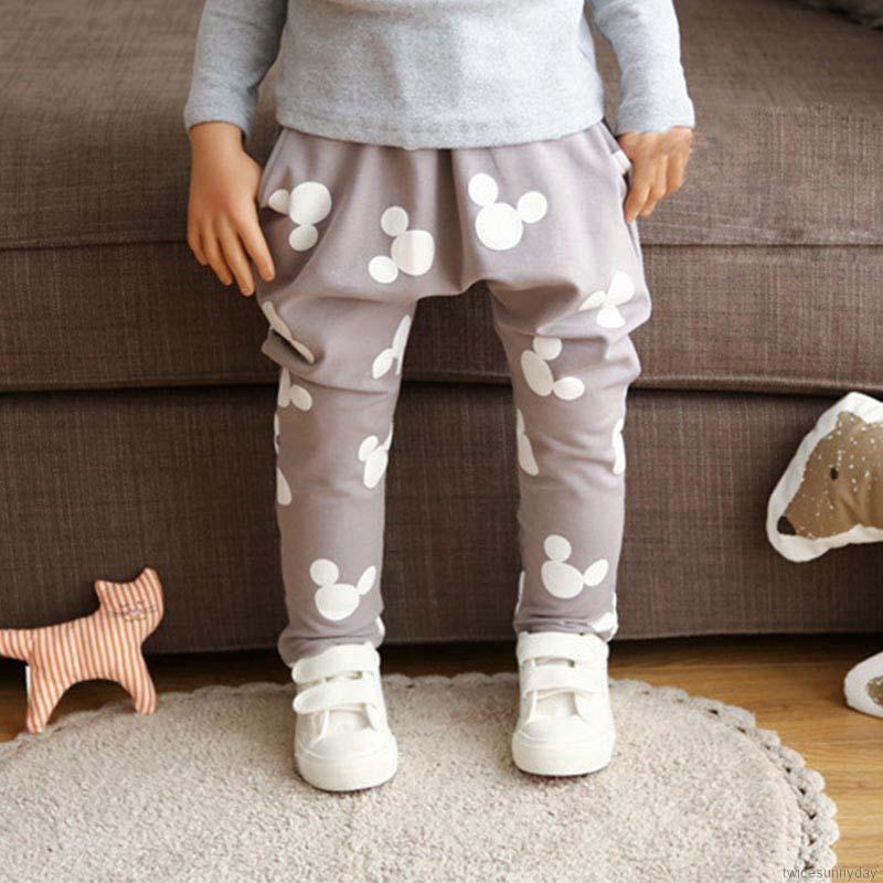 Quần dài in hình chuột Mickey cho bé