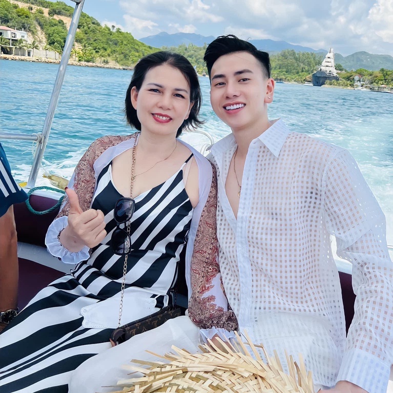 Áo Sơ Mi Nam Dài Tay Vải Xuyên Thấu Thương Hiệu Mr Twins