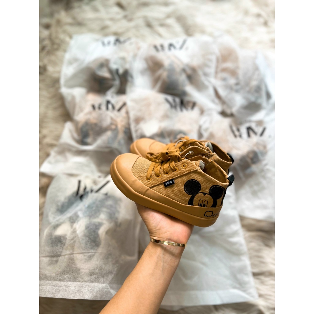 Giày ZARA Mickey Mouse cho bé trai bé gái - [Màu wheat]