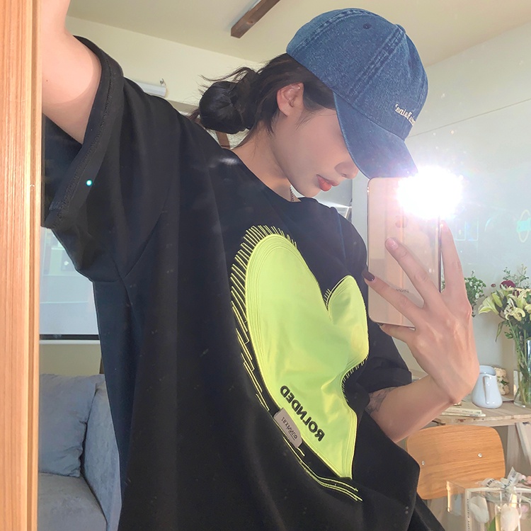 Áo Thun Tay Ngắn Cổ Tròn Form Rộng In Họa Tiết Trái Tim Phong Cách Hàn Quốc