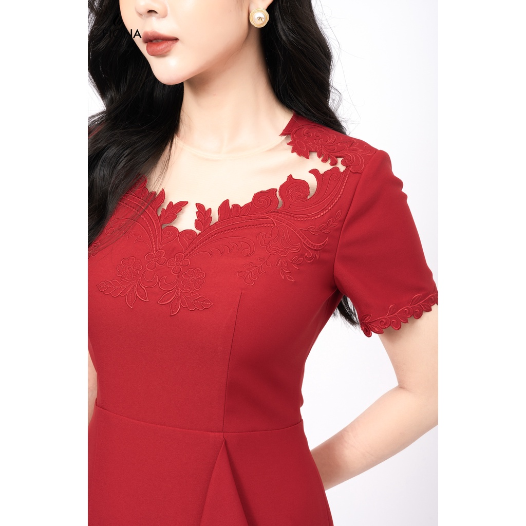 Đầm ôm thêu tay, ngực phối lưới, chân váy kẹp bèo rủ FIONA L451002