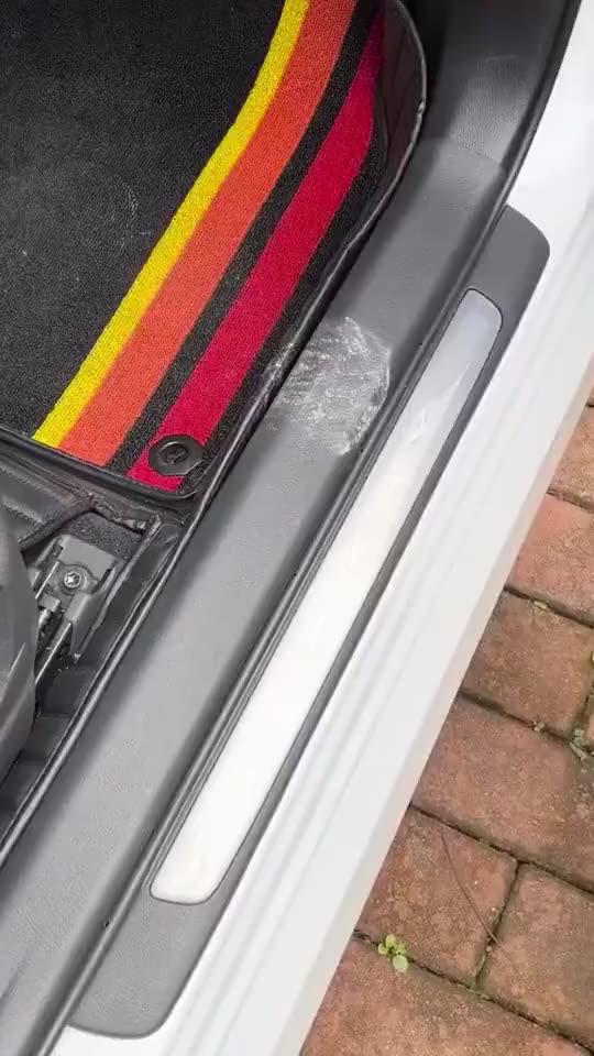 Miếng Dán Vân Carbon Bậc Cửa