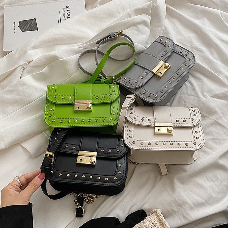 Túi Đeo Chéo Hình Vuông Nhỏ Màu Đen Đính Đinh Tán Thời Trang Cho Nữ