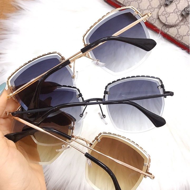 kính mát nữ thời trang mặt khoan cao cấp chống uv ,chống tia cực tím tặng túi đựng kính và khăn lau