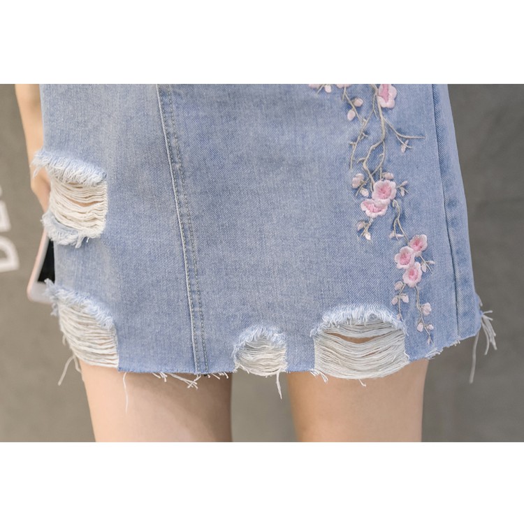 Chân váy jean thêu hoa anh đào BERI | BigBuy360 - bigbuy360.vn