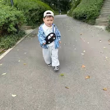 Túi đeo vai hình ô tô nhiều màu cho bé trai & bé gái N01103