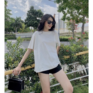 Áo thun trắng form rộng cơ bản