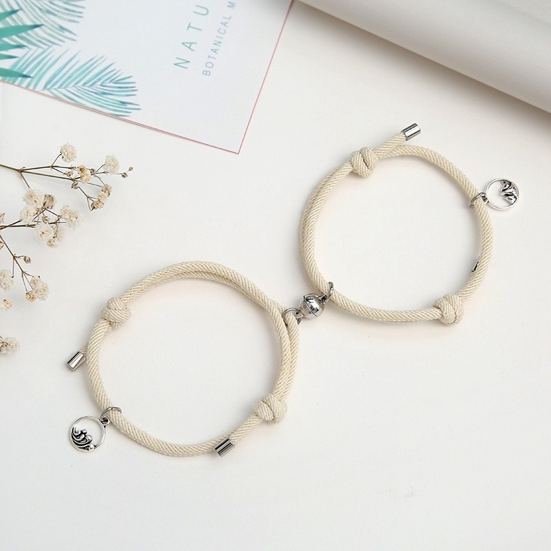 Bộ 2 Vòng Tay Dây Co Giãn Mặt Hình Hoạt Hình Dễ Thương Có Thể Điều Chỉnh Cho Cặp Đôi