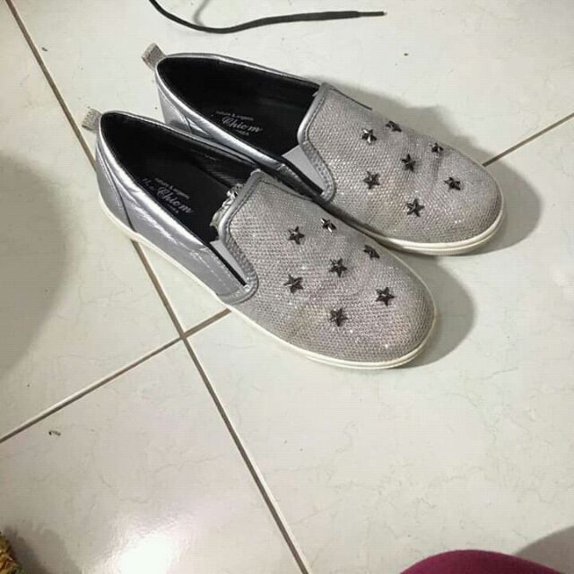 Giầy si Tạ Nữ Minh Minh 150k