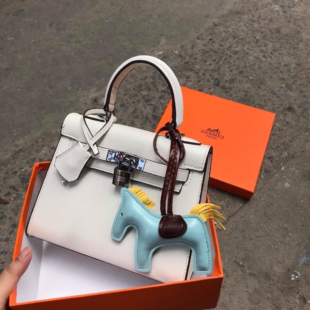 Túi chữ H size 21 dáng cao da trơn tặng kèm khăn lụa(không hộp) | BigBuy360 - bigbuy360.vn