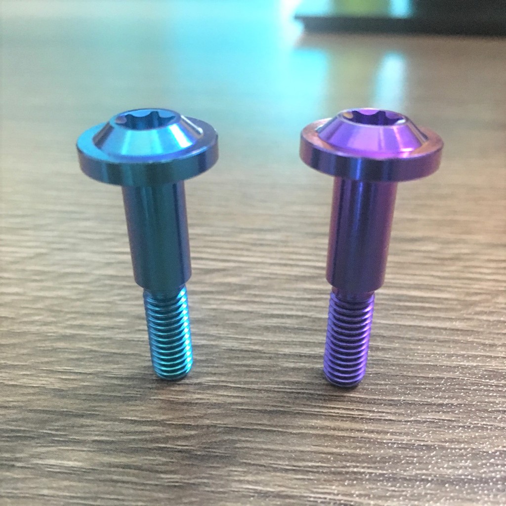 Ốc tay thắng GR5 TITAN dành cho xe số