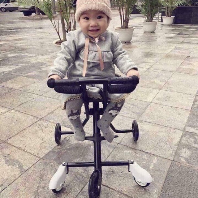 Xe đẩy 5 bánh cho bé