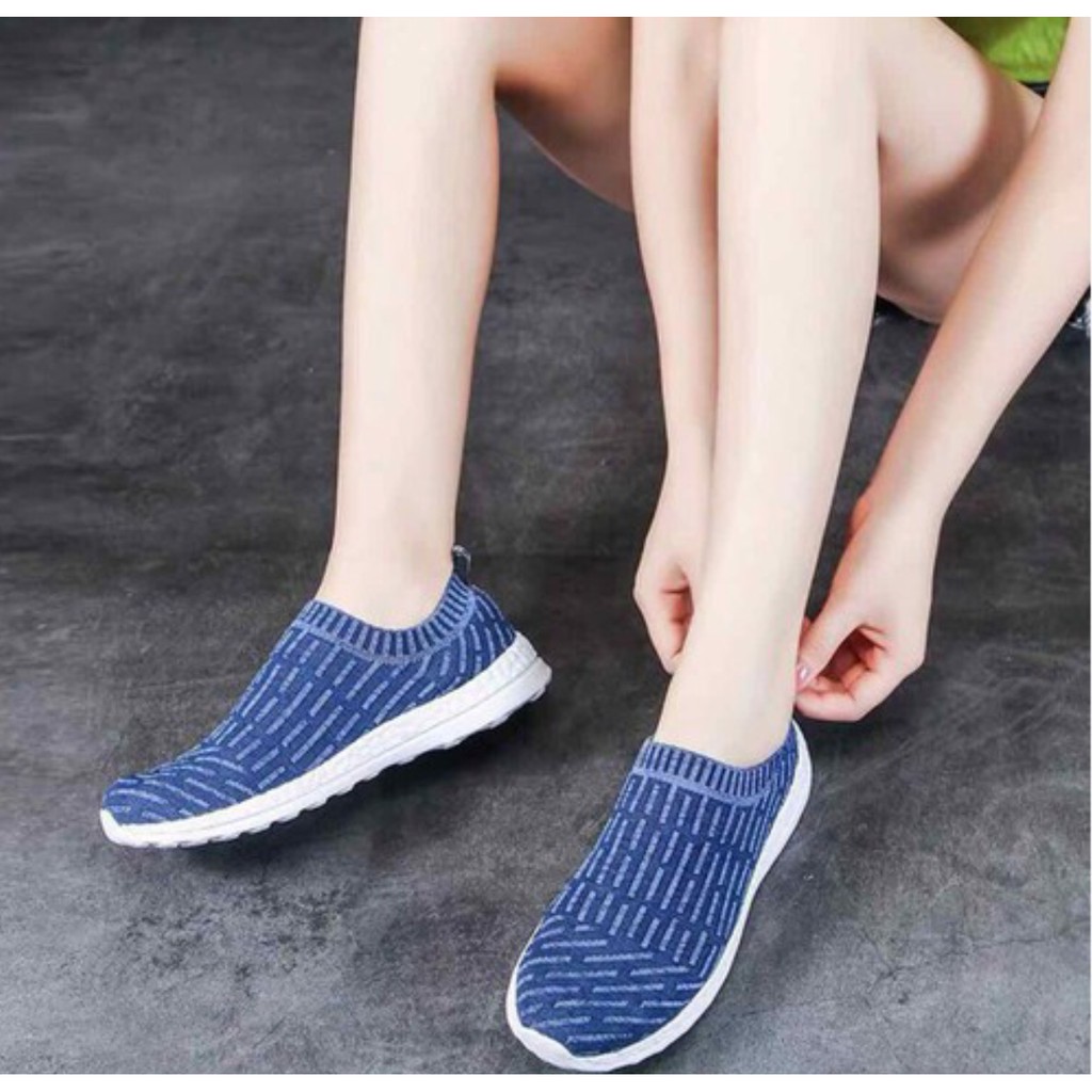 Giầy thể thao hit hot 2020.Hàng công ty.siêu nhẹ Bé Trai, Bé gái đi êm thoả mái chạy nhẩy ,không hôi chân