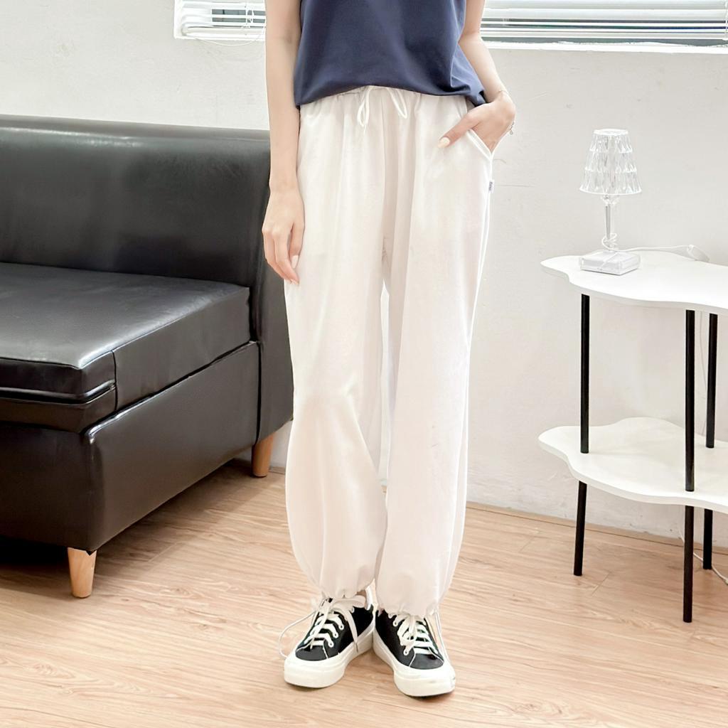 Quần joggers dáng rộng May Boutique Quần jogger nỉ da cá dây rút gấu phong cách Ulzzang QBS22D_108.009
