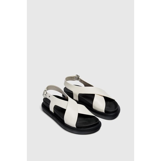Dép nữ quai chéo Pull&bear màu trắng