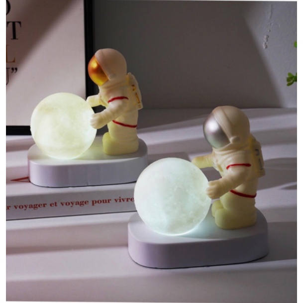 [Hàng mới về] Đèn ngủ Phi hành gia ôm mặt trăng trang trí phòng ngủ, nhà cửa - Đèn ngủ Decor