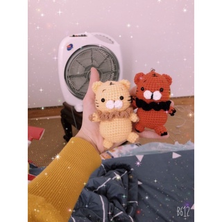Móc khoá con hổ bằng len