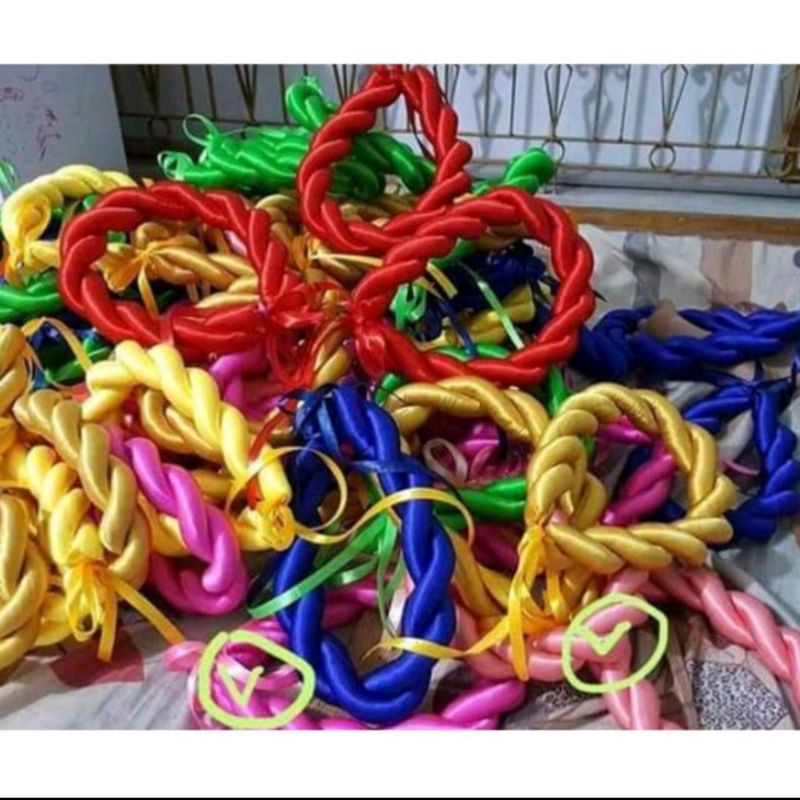 Mấn cách tân, mấn đội áo dài đủ màu cho mẹ và bé