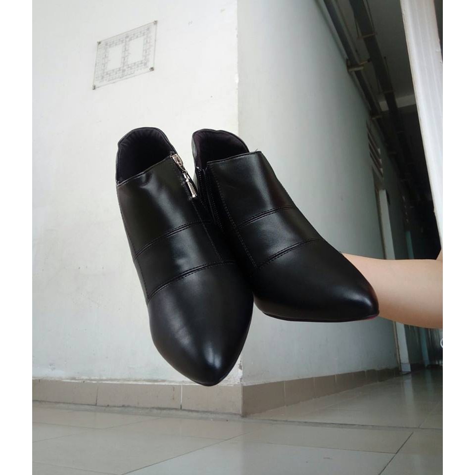 Giày boot nữ cổ thấp đế cao 7cm màu đen hàng hiệu rosata ro27 | BigBuy360 - bigbuy360.vn