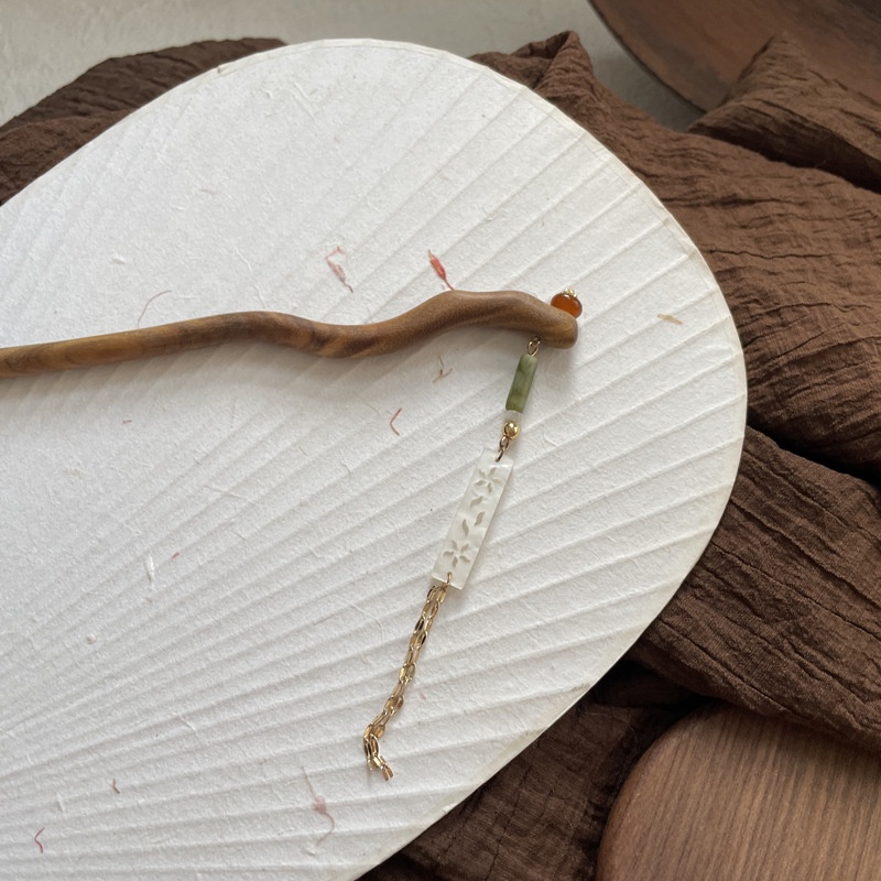 Trâm Cài Tóc Bằng Gỗ Đàn Hương Phối Tua Rua Phong Cách Hanfu Cổ Điển Kiểu Mới 2022