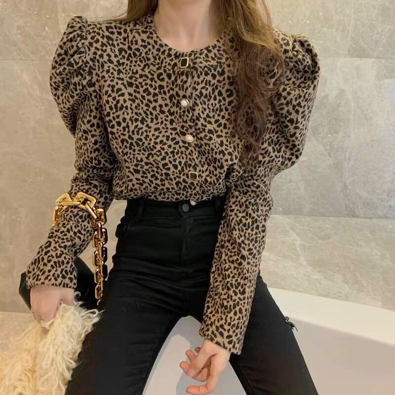 Áo báo tay bồng cúc ngọc