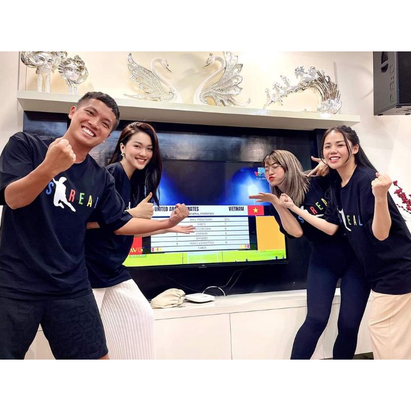 [Hot] Áo unisex nam nữ IT'S REAL Văn Toàn và "cú ngã" áo trẻ trung năng động | BigBuy360 - bigbuy360.vn