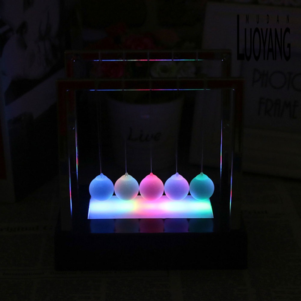 Con Lắc Newton Cân Bằng Có Đèn LED Phát Sáng Dùng Để Trang Trí