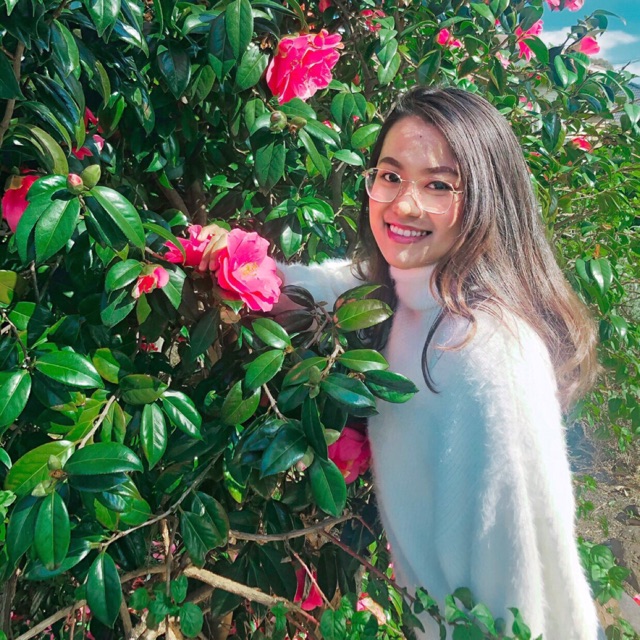 Julie Store in Aus