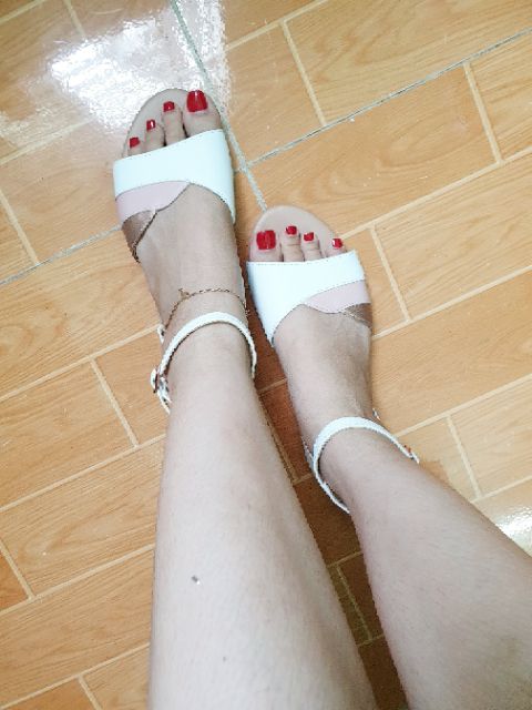 Sandal Old navy màu trắng phối hồng