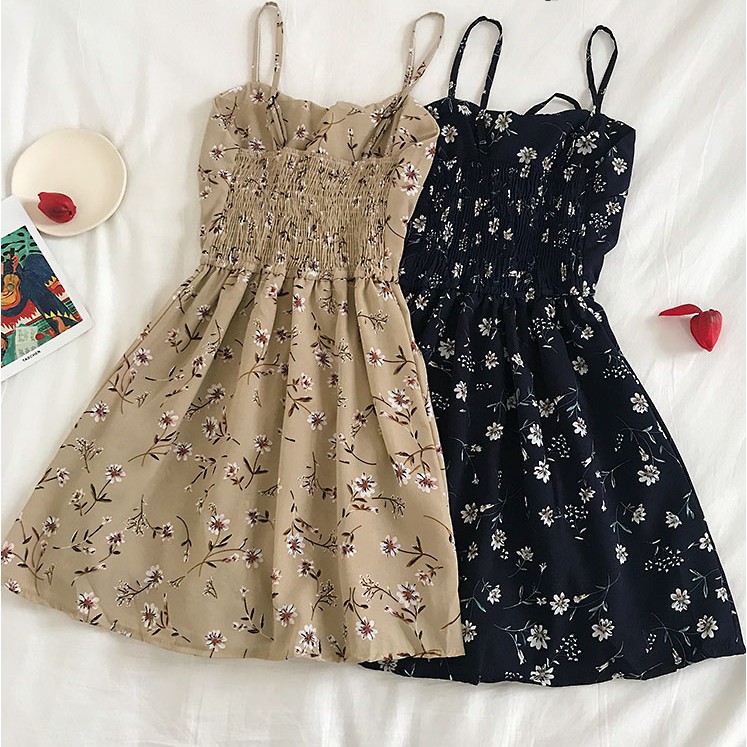 Jumpsuit hai dây hoa nhí sẵn màu sữa | BigBuy360 - bigbuy360.vn