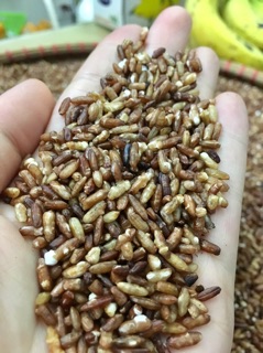 Gạo lứt rang dùng pha trà hoặc ăn liền
