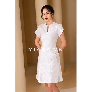 Đầm ôm nữ MIARA màu trắng dập vân da beo trẻ trung, vải gấm thun co giãn thoải mái DT19