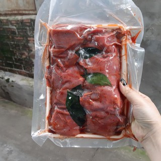 Chim cút ướp lá móc mật