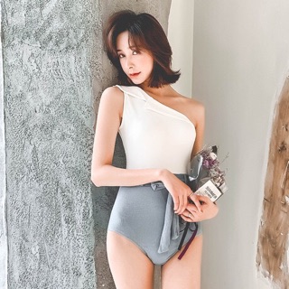Bikini 1 mảnh lệch vai kèm nơ cột (kèm hình thật)
