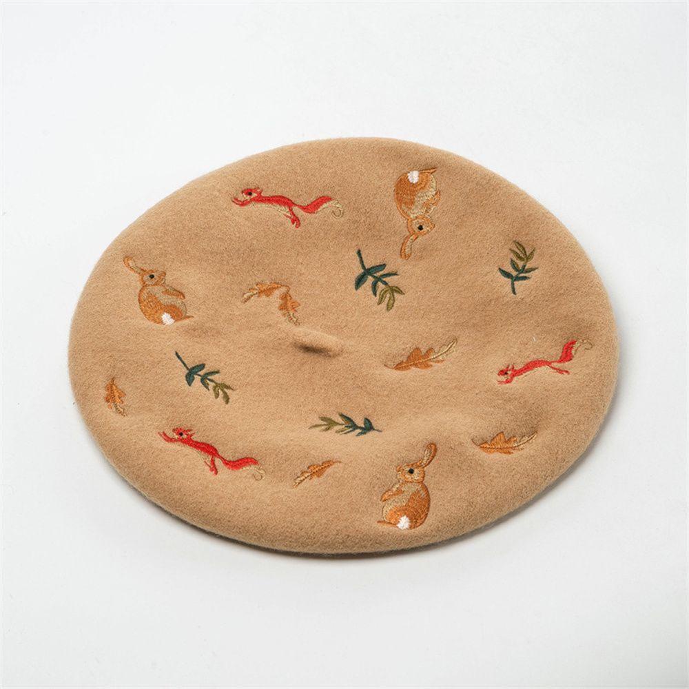 ME Mũ Beret Thêu Hình Sóc