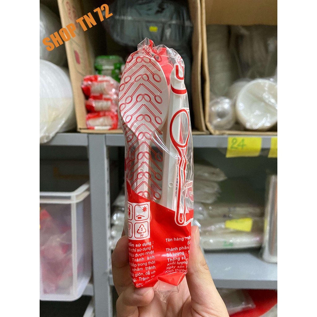 Thìa Nhựa Cứng Dùng 1 Lần 50 cái