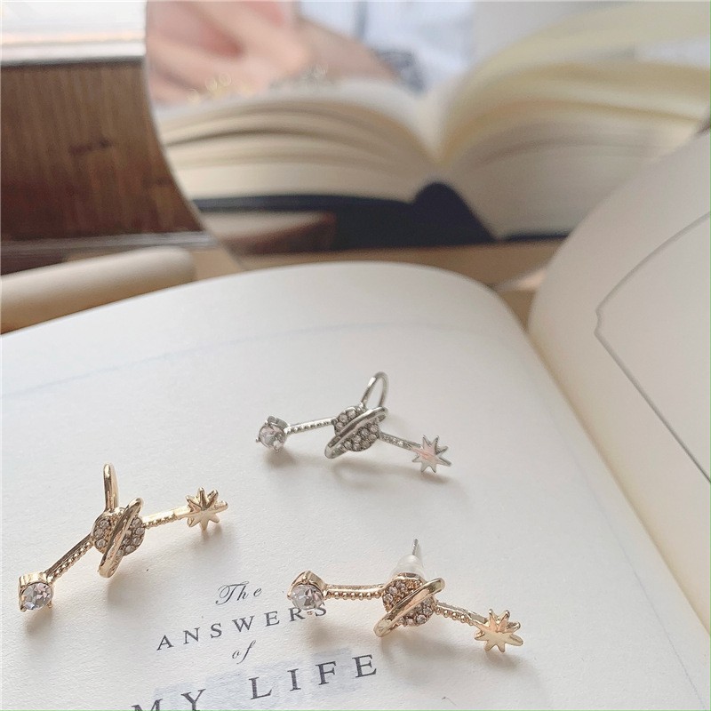 Khuyên tai kẹp vành một bên không bấm lỗ K050 bằng hợp kim mạ vàng hoặc bạc hình ngôi sao đính đá dáng midi (1 chiếc)