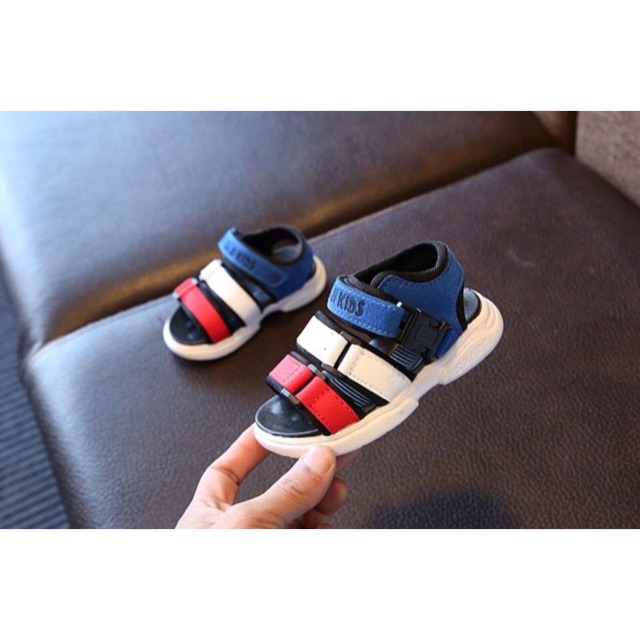 Giày sandal