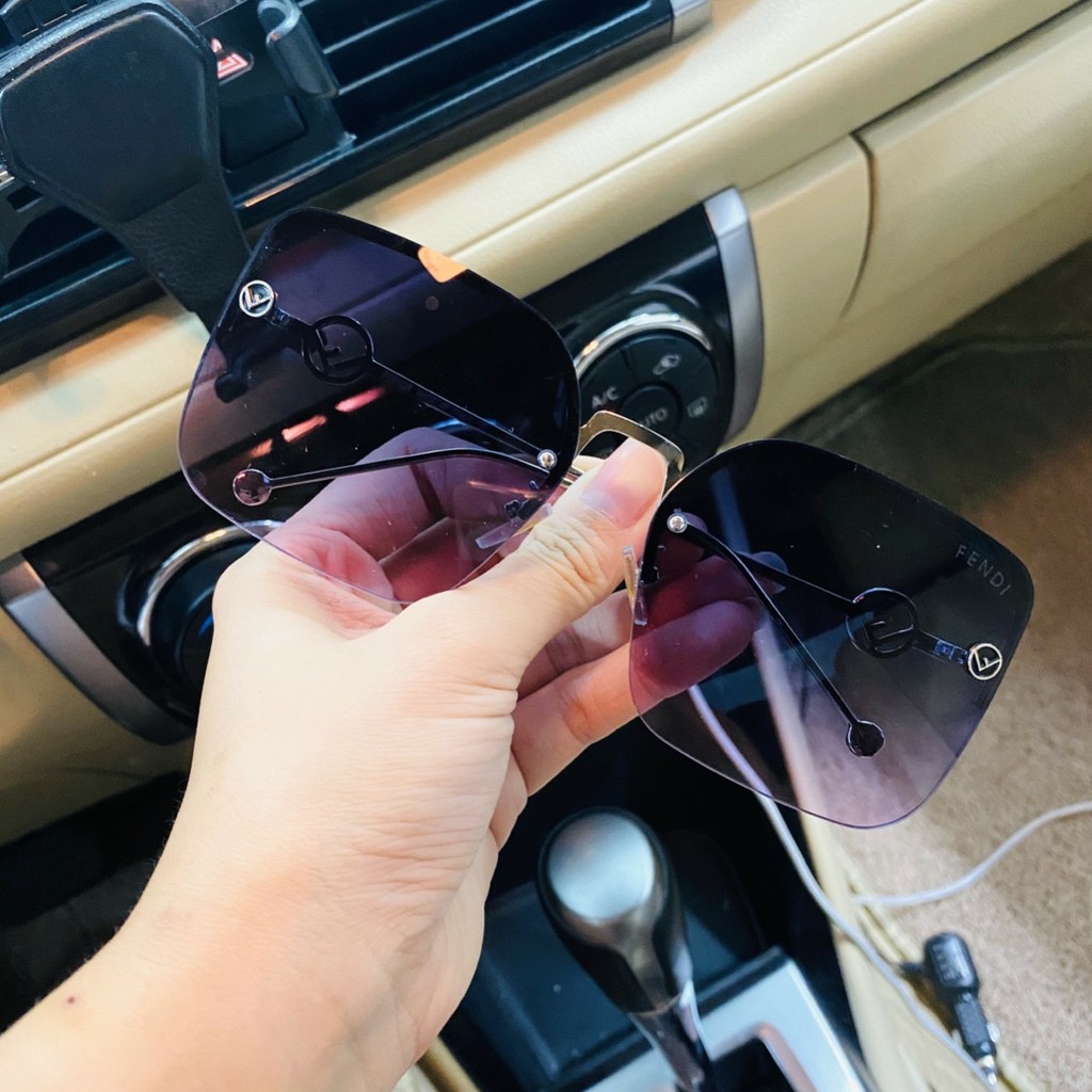 [Mã FAGOGO giảm 12% đơn 99K] Kính mát cho nữ chống tia UV TB218 thời trang giá tốt ⭐Freeship Xtra⭐ | BigBuy360 - bigbuy360.vn