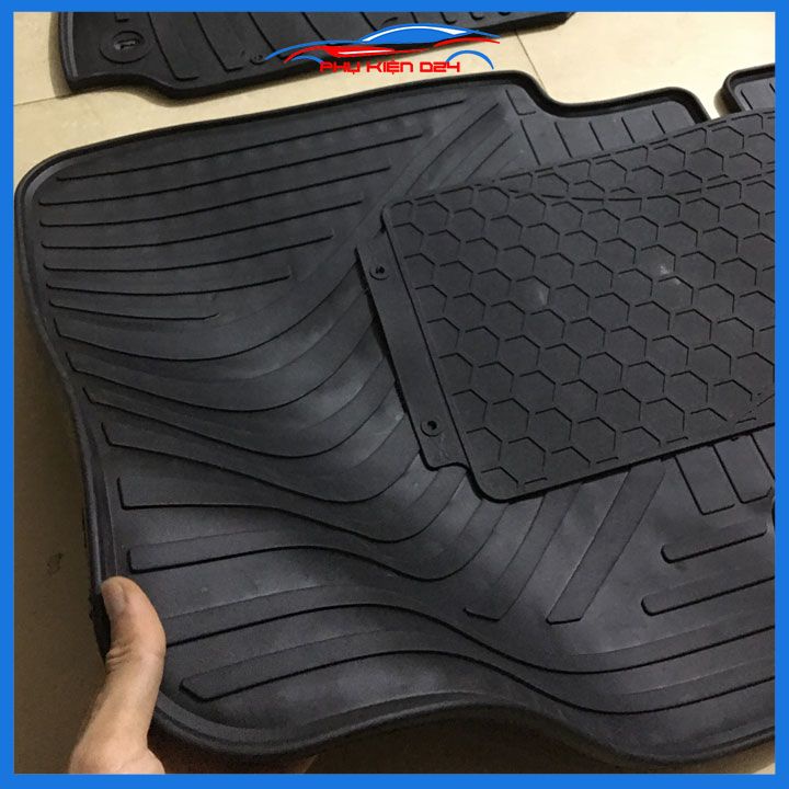 Thảm lót sàn cao su Camry 2012-2013-2014-2015-2016-2017-2018-2019-2020-2021-2022 mẫu mới chịu lực tốt